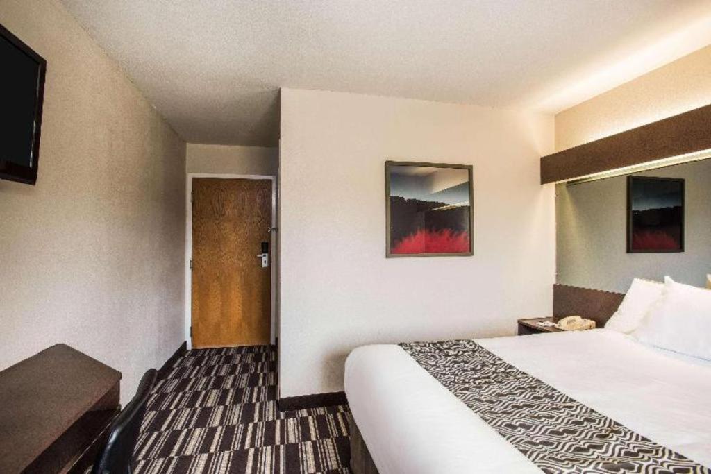 Microtel Inn & Suites By Wyndham Chattanooga/Near Hamilton P Bagian luar foto